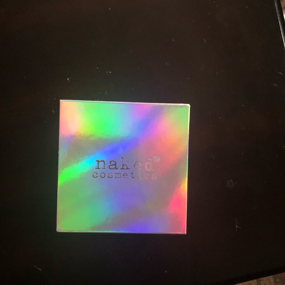 Naked cosmetics holographic highlighter palette